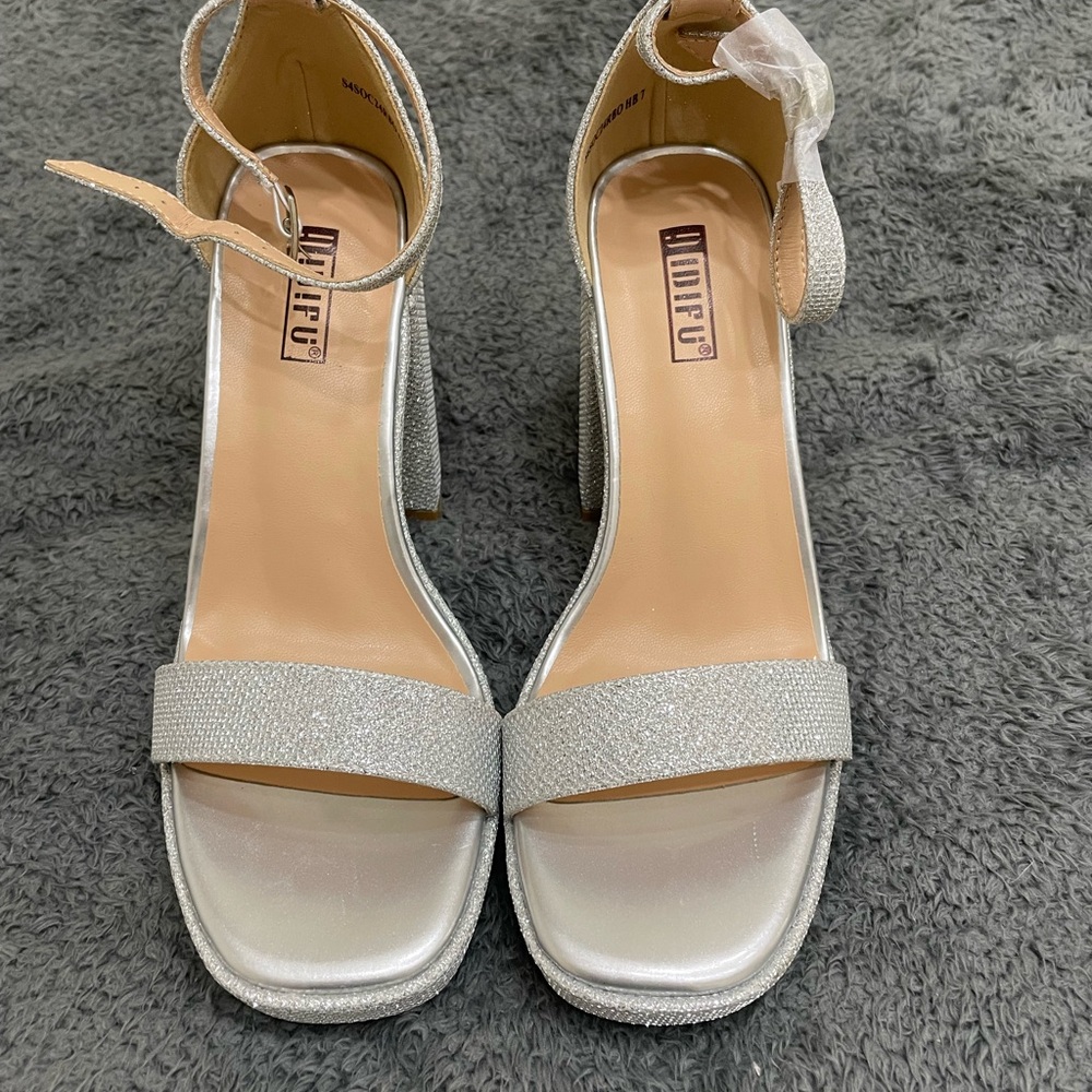 Elegant Silver Women’s Heels by